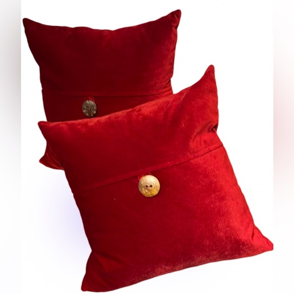 2 Couture Throw Pillows Red - Picture 1 of 11